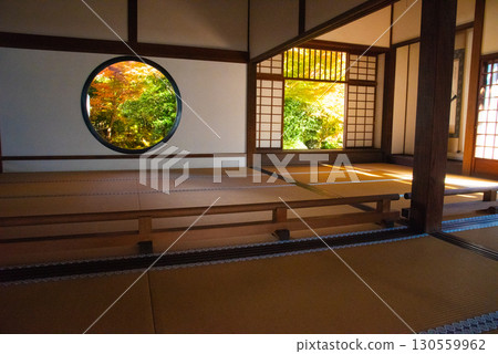 Autumn leaves at Genkoan Temple in Kyoto Autumn leaves at Genkoan Temple in Kyoto 130559962