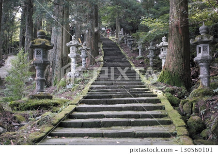 Approach to Takazumi Shrine Approach to Takazumi Shrine 130560101