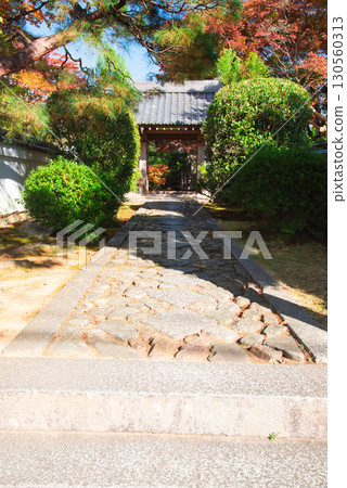 京都源光庵的秋葉 京都源光庵的秋葉 130560313