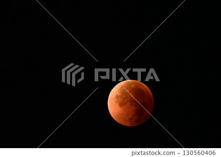 Total lunar eclipse 130560406
