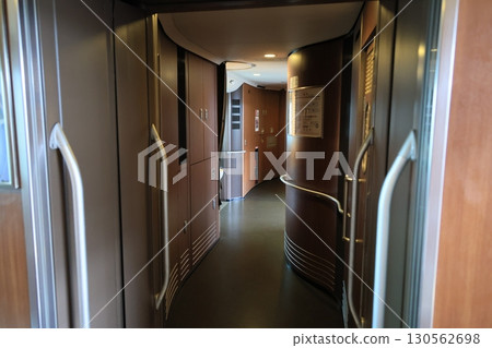 Interior 130562698