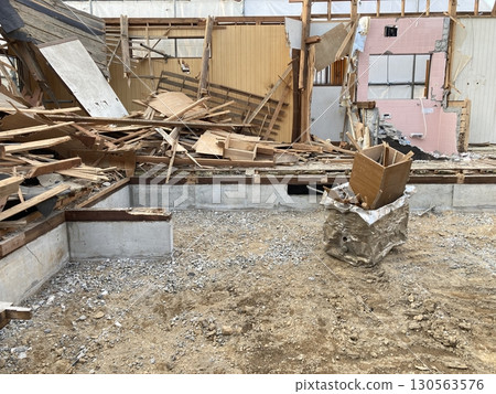 拆除工作現場 130563576