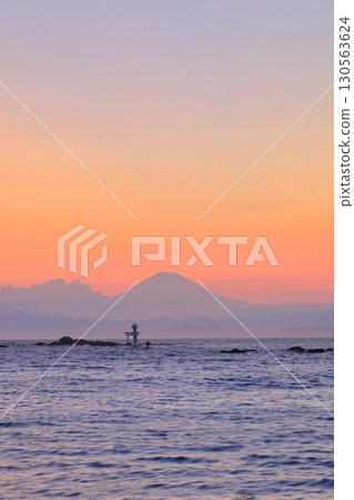 從Shin-Serise海岸到黃昏的富士山 從Shin-Serise海岸到黃昏的富士山 130563624