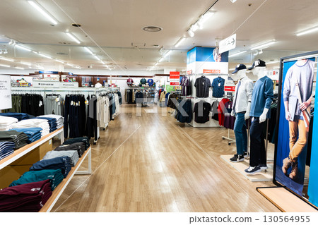 Seiyu Ogikubo store, men's clothing department, Ogikubo Town Seven, Kamiogi, Suginami Ward, Tokyo Seiyu Ogikubo store, men's clothing department, Ogikubo Town Seven, Kamiogi, Suginami Ward, Tokyo 130564955