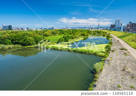 Johoku Wando as seen from Sugawara Johoku Bridge, Osaka City Johoku Wando as seen from Sugawara Johoku Bridge, Osaka City 130565119