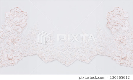 上下飾有米色刺繡蕾絲的框架。留言卡的背景資料。 130565612