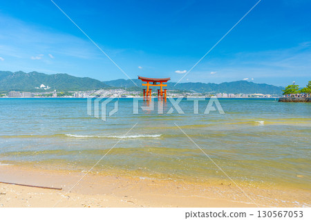 夏天的宮島、嚴島神社、鳥居 130567053