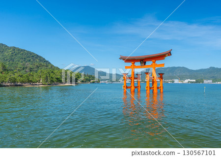Miyajima in summer, Itsukushima Shrine, Torii Miyajima in summer, Itsukushima Shrine, Torii 130567101