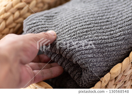 新的灰色面巾 130568548