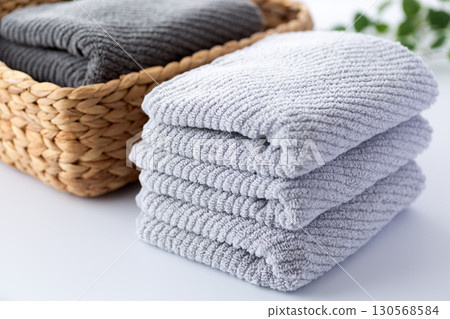 新的灰色面巾 130568584