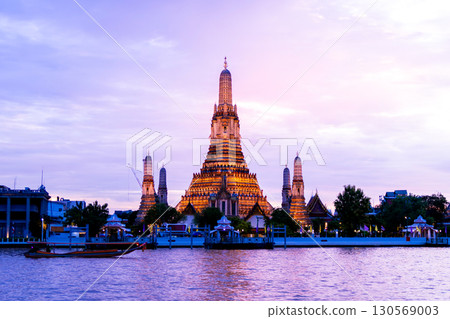 Wat Arun evening view 130569003