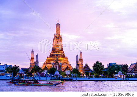 Wat Arun evening view 130569009
