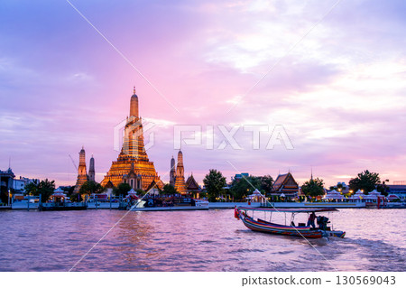 Wat Arun evening view Wat Arun evening view 130569043