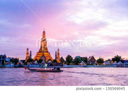 Wat Arun evening view Wat Arun evening view 130569045