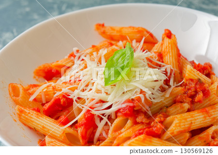Pasta with tomato sauce and salsiccia 130569126