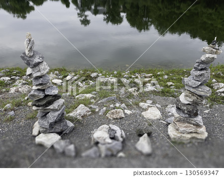 A colorful landscaped formal public garden 130569347