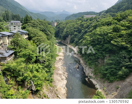 從下鄉町的橋上眺望山谷 從下鄉町的橋上眺望山谷 130570592