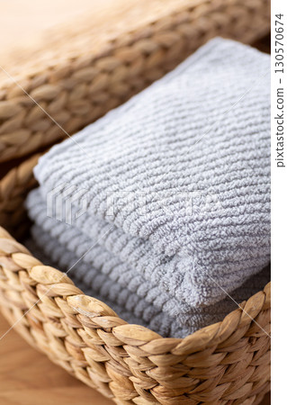 新的灰色面巾 130570674