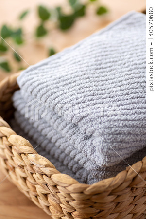 新的灰色面巾 130570680