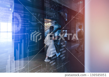 未來全息圖和學生 130585051