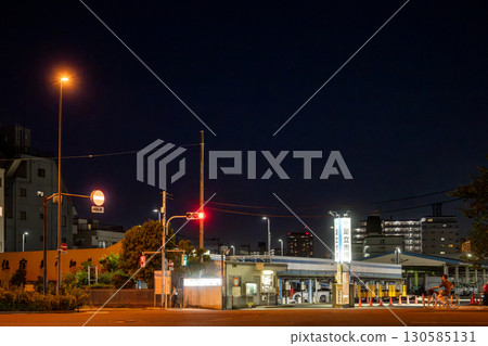 東京足立區的足立市場夜景 東京足立區的足立市場夜景 130585131
