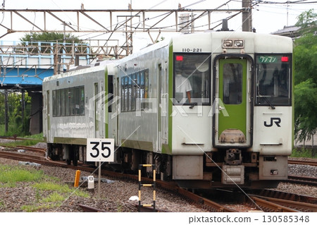 Hachiko Line Kiha 110 series (non-electrified section: Koma River ⇔ Takasaki) 130585348