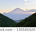 早晨從山上看到的富士山 130585420