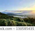 寧靜的早晨，富士山和富士鎮 130585435