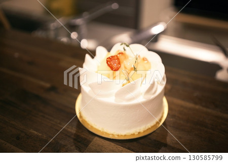 Ingredients for a whole shortcake 130585799