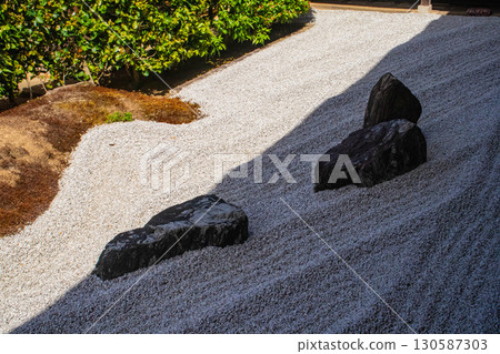 [Kyoto Scenery] Zuiho-in Temple: Dry Landscape Garden with a Cross, "Quiet Garden" 130587303