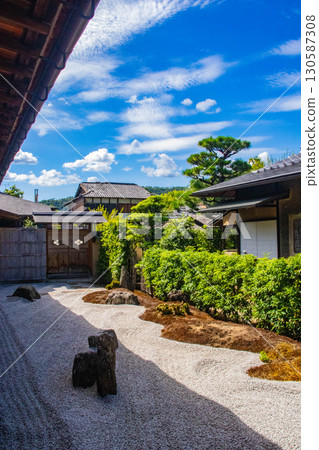 [Kyoto Scenery] Zuiho-in Temple: Dry Landscape Garden with a Cross, "Quiet Garden" 130587308
