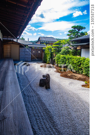 [Kyoto Scenery] Zuiho-in Temple: Dry Landscape Garden with a Cross, "Quiet Garden" 130587318
