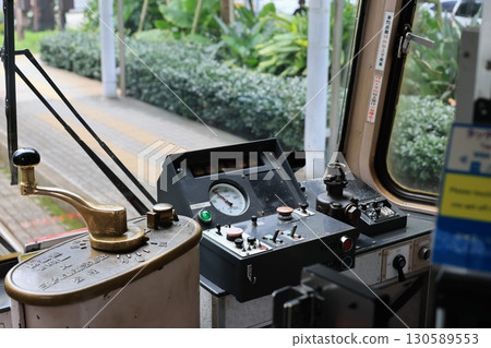 Tram Tram 130589553