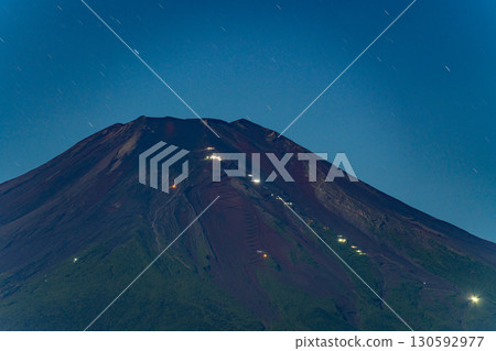 [Yamanashi Prefecture] Mount Fuji - Hiking trails and mountain hut lights 130592977