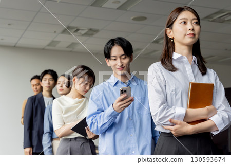 People lining up 130593674