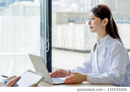 Business Hospital Doctor Research MR Meeting Business Negotiation 130593800