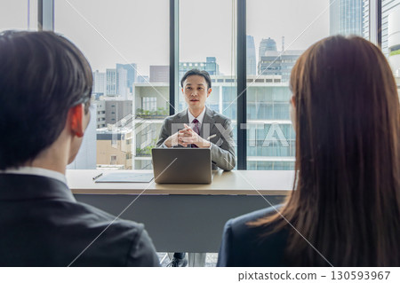 Interview, job hunting, recruiting, job hunting, business, businessman, office 130593967