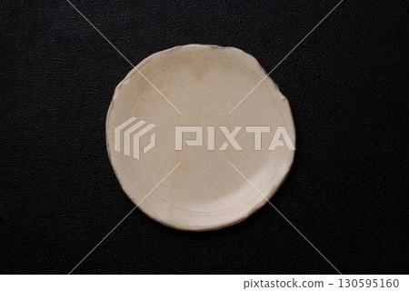Japanese plate seen from directly above - background material 130595160
