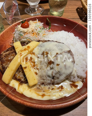 hamburger   130596028