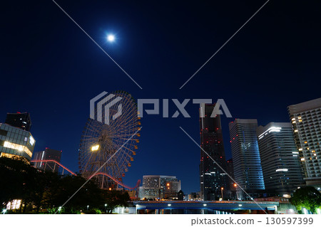 橫濱南和未來的夜景 橫濱南和未來的夜景 130597399