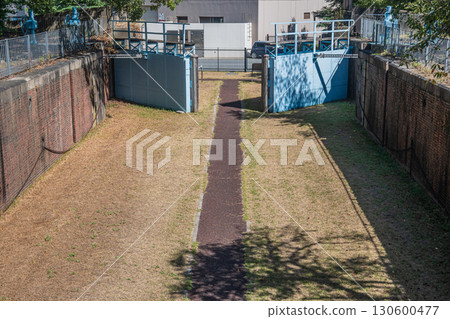 國家指定重要文化遺產：大阪市淀川舊分流設施毛馬第一船閘 130600477