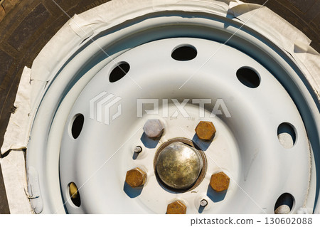 Painting steel car rim 130602088