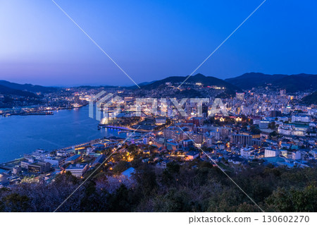 長崎縣:日本三大夜景之一-長崎市鍋冠山的夜景 長崎縣:日本三大夜景之一-長崎市鍋冠山的夜景 130602270