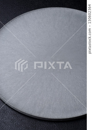 Gray plate background material 130602364