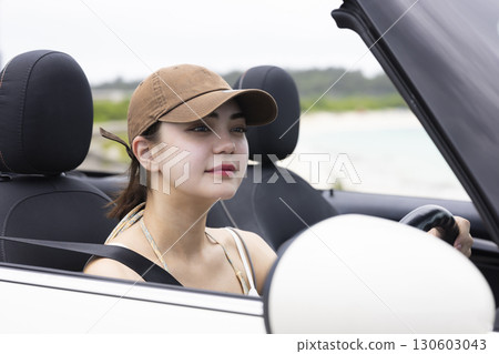 開車的可愛女人 130603043