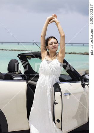 開車的可愛女人 130603357