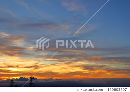 鱷塚山的夜景、晚霞、無線電塔 130603807