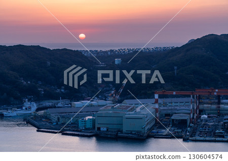 Nagasaki Prefecture: Evening view of the Nagasaki Port Shipyard and Mount Nabekanmuri Nagasaki Prefecture: Evening view of the Nagasaki Port Shipyard and Mount Nabekanmuri 130604574
