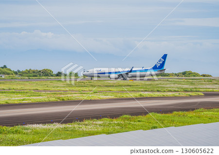An airplane running on the runway at Mt. Fuji Shizuoka Airport in Makinohara City (Shizuoka Prefecture) 130605622