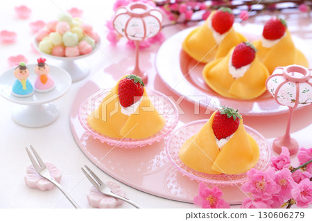 Hinamatsuri Dessert: Hina Doll Crepes 130606279